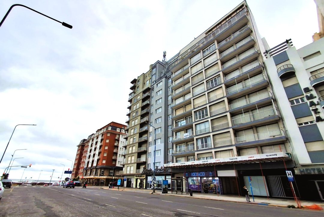 VENTA DEPTO 2 AMBIENTES  A METROS DEL MAR - CENTRO