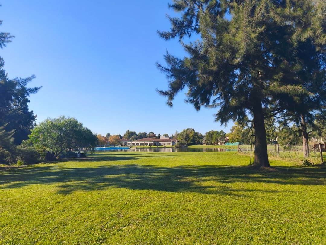 LOTE EN VENTA FRENTE A LA LAGUNA MIRALAGOS RUTA 2