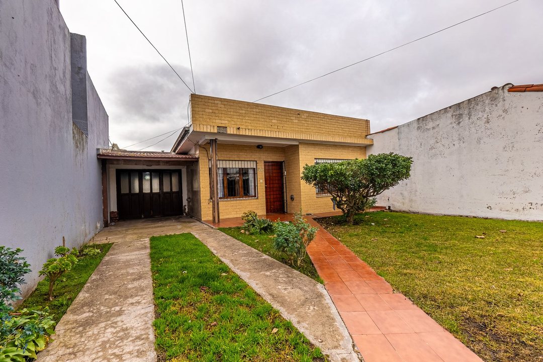 venta casa 3 ambientes cochera parque S. Florencio