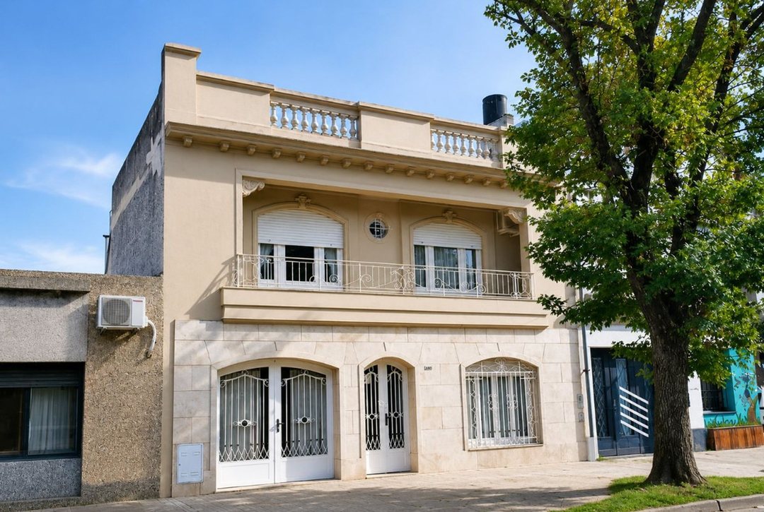 CASA EN VENTA 3 DORMITORIOS LUIS AGOTE