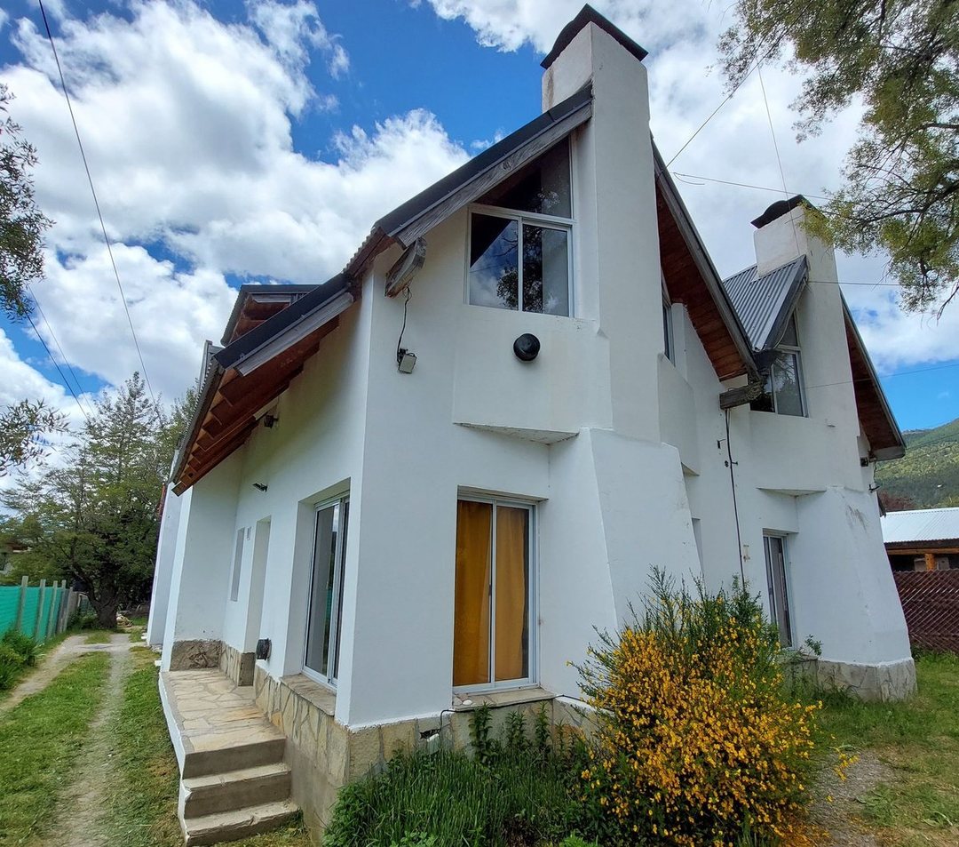 Complejo de cabañas entre Pioneros y Bustillo km 6