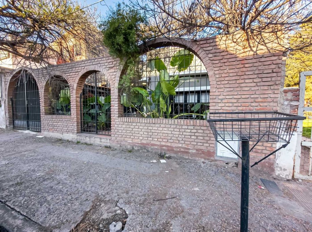 VENTA CASA 3 DORMITORIOS PILETA VILLA CABRERA