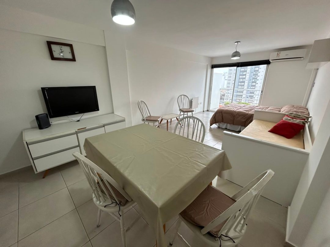 VENTA MONOAMBIENTE BALCÓN LA PERLA COCHERA