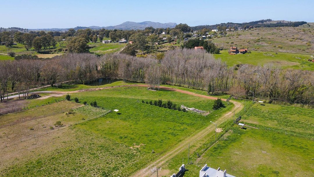 EN VENTA AMPLIO LOTE RESIDENCIAL  TANDIL