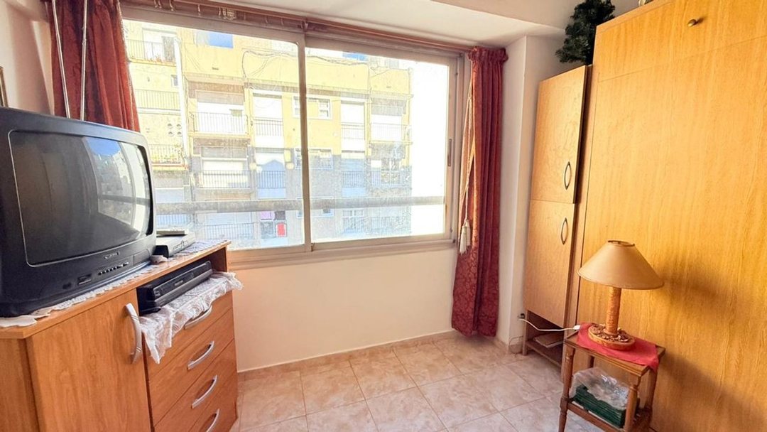 MONOAMBIENTE VENTA CENTRO AL FRENTE LUMINOSO