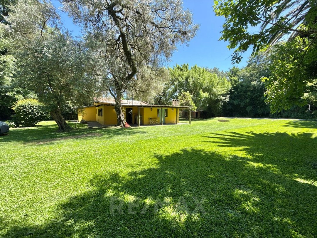 CASA 4 AMB VENTA DEL VISO PILAR 1890m2 LOTE PILETA