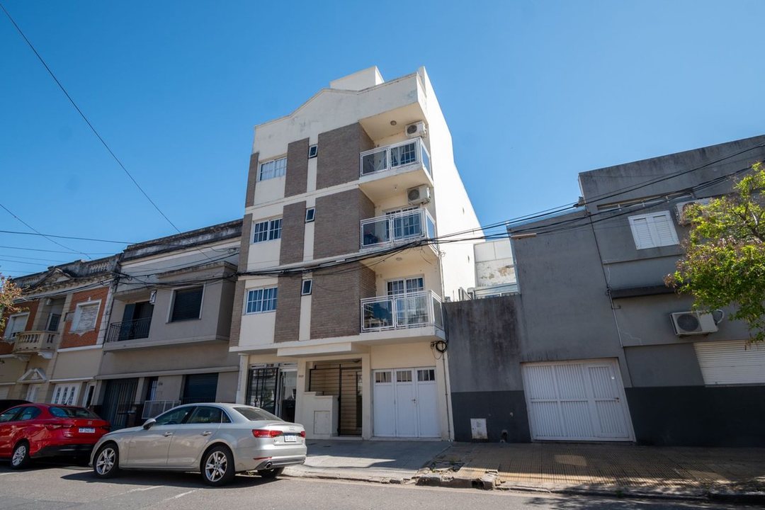 Vende depto en corazón Candioti Norte