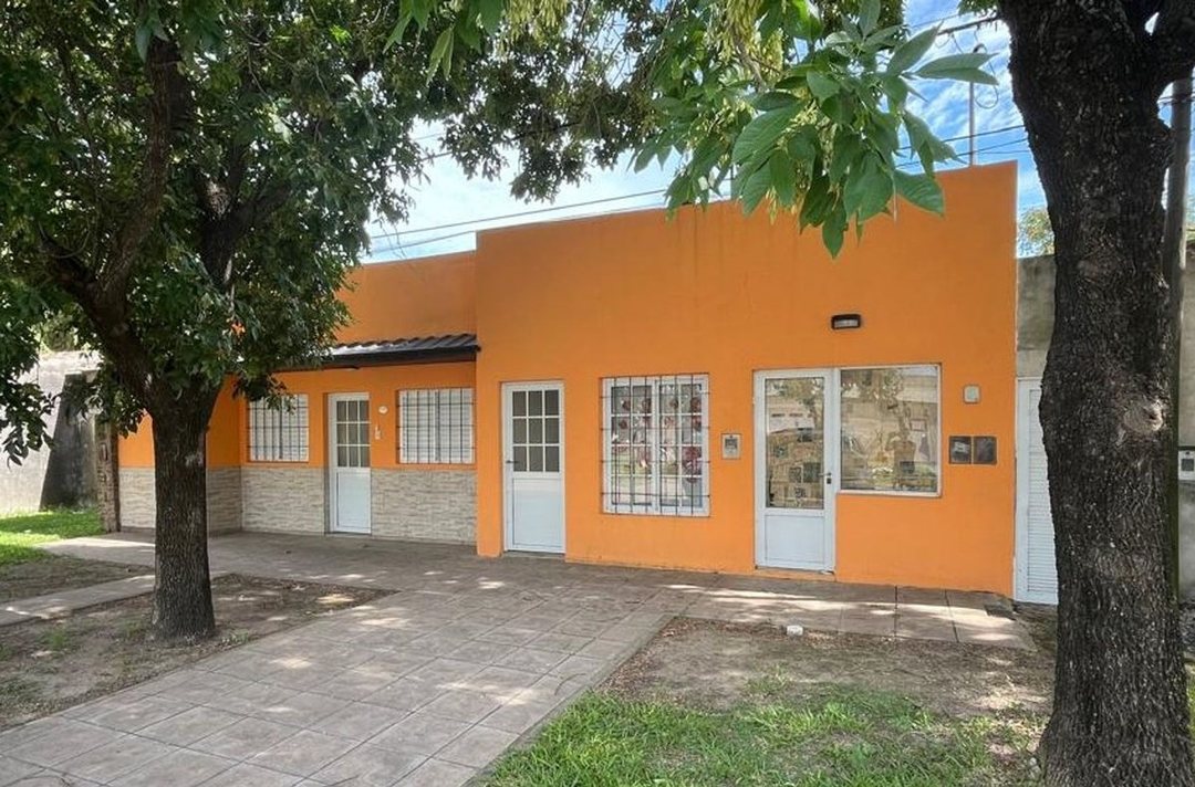 VENTA CASA + DPTO + LOCAL EN PILAR SANTA FE