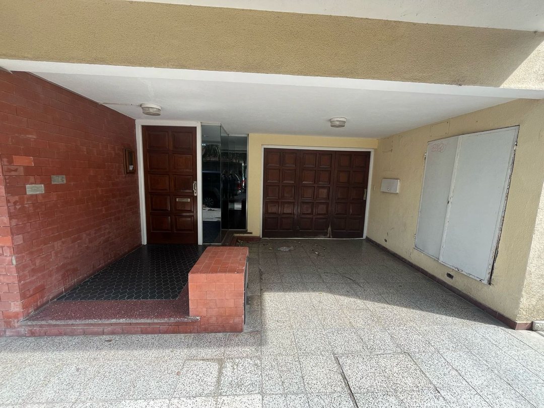VENTA  MONO MIRAMAR CON GUARDA AUTO