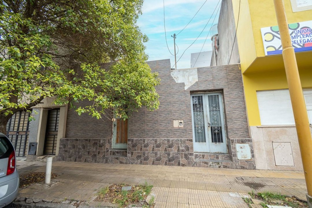 VENTA CASA 3 DORM A METROS DE AV FREYRE