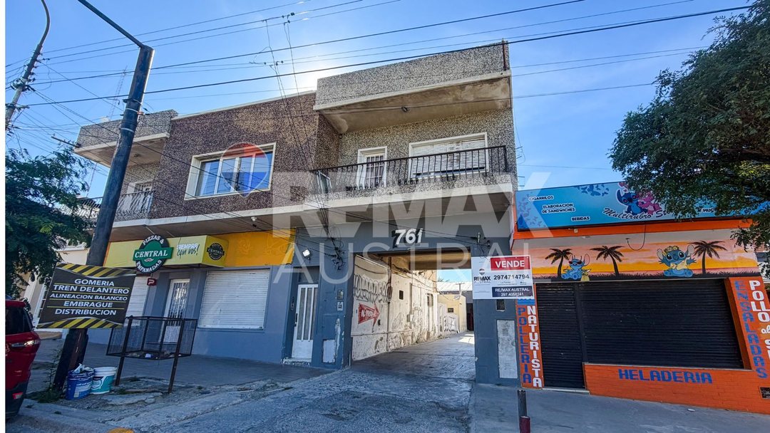 2 LOCALES.3 DEPTOS. 2 GALPONES. VENTA AVDA ALSINA