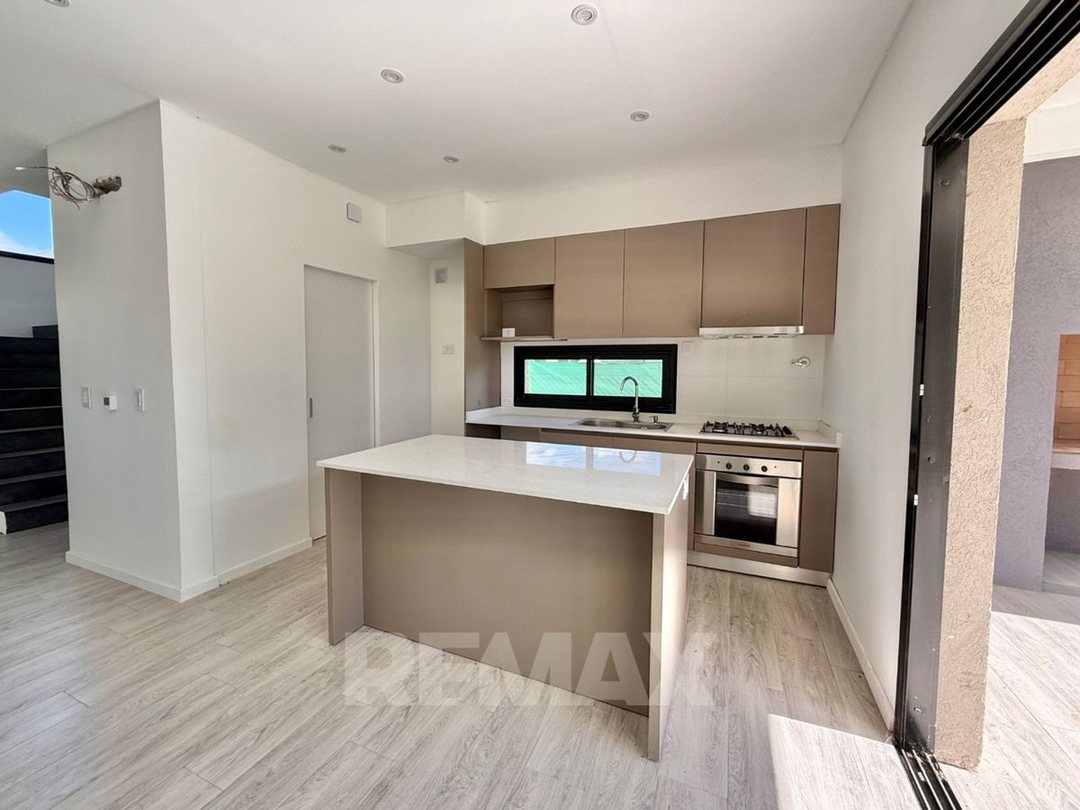 VENTA DUPLEX 4 AMB. A ESTRENAR SPRINGPARK PILAR