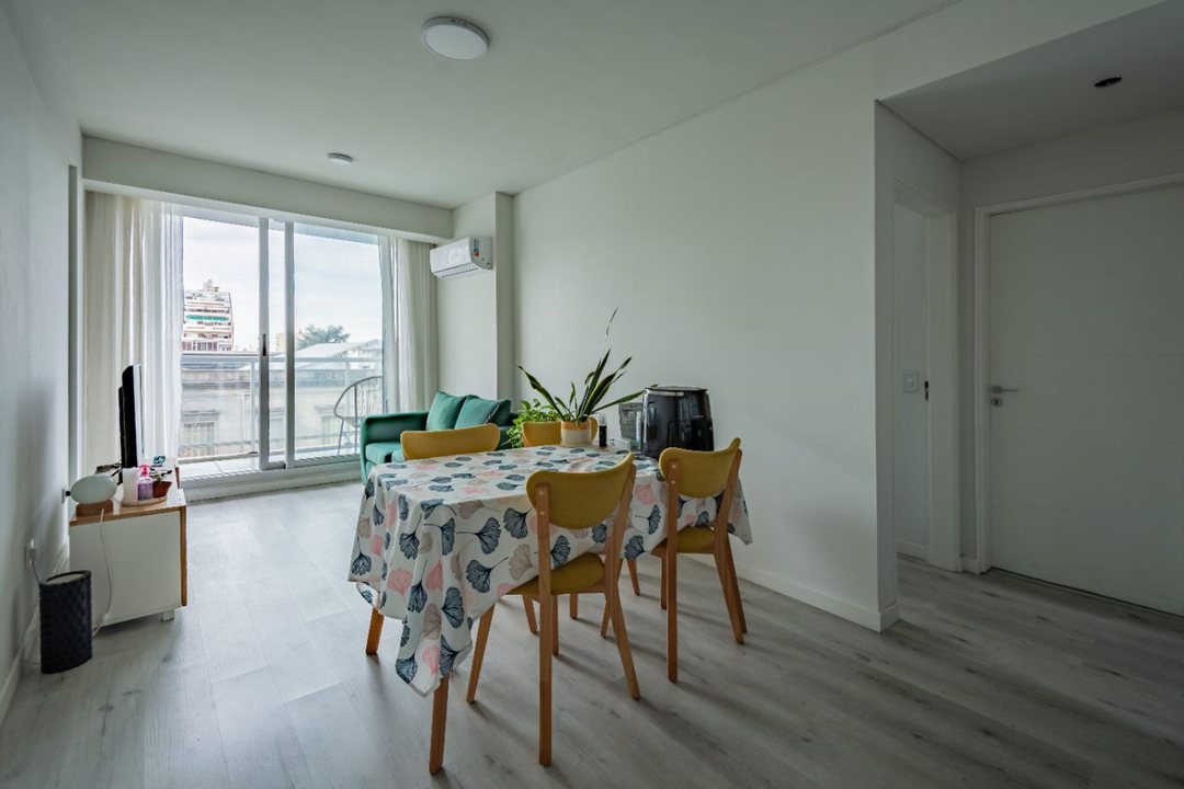 DEPTO 2 AMB AV.DIRECTORIO-4TO PISO FRENTE-BALCON