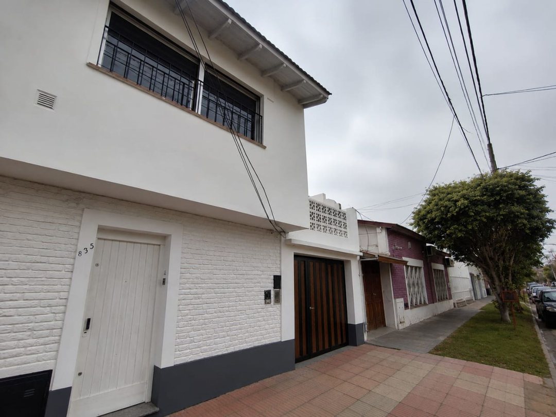 VENTA PH 3 AMB. CON COCHERA REMEDIOS ESCALADA