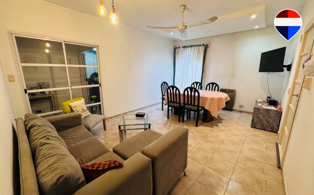 CASA 4 AMBIENTES PATIO-COCHERA 200 M2 TOTALES
