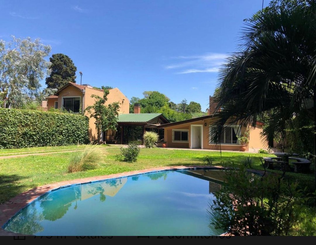 VENTA CASA 3 AMB CON PARQUE Y PILETA - P. LELOIR
