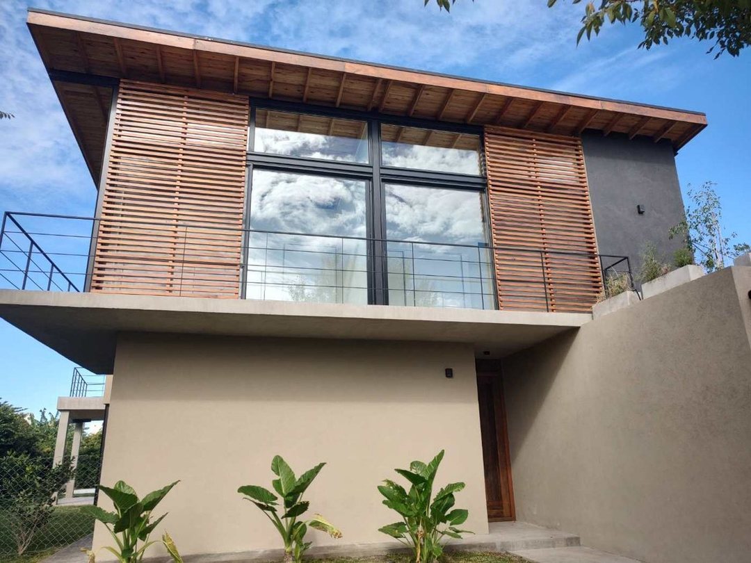 AYRES PLAZA PILAR   . VENTA CASA A ESTRENAR