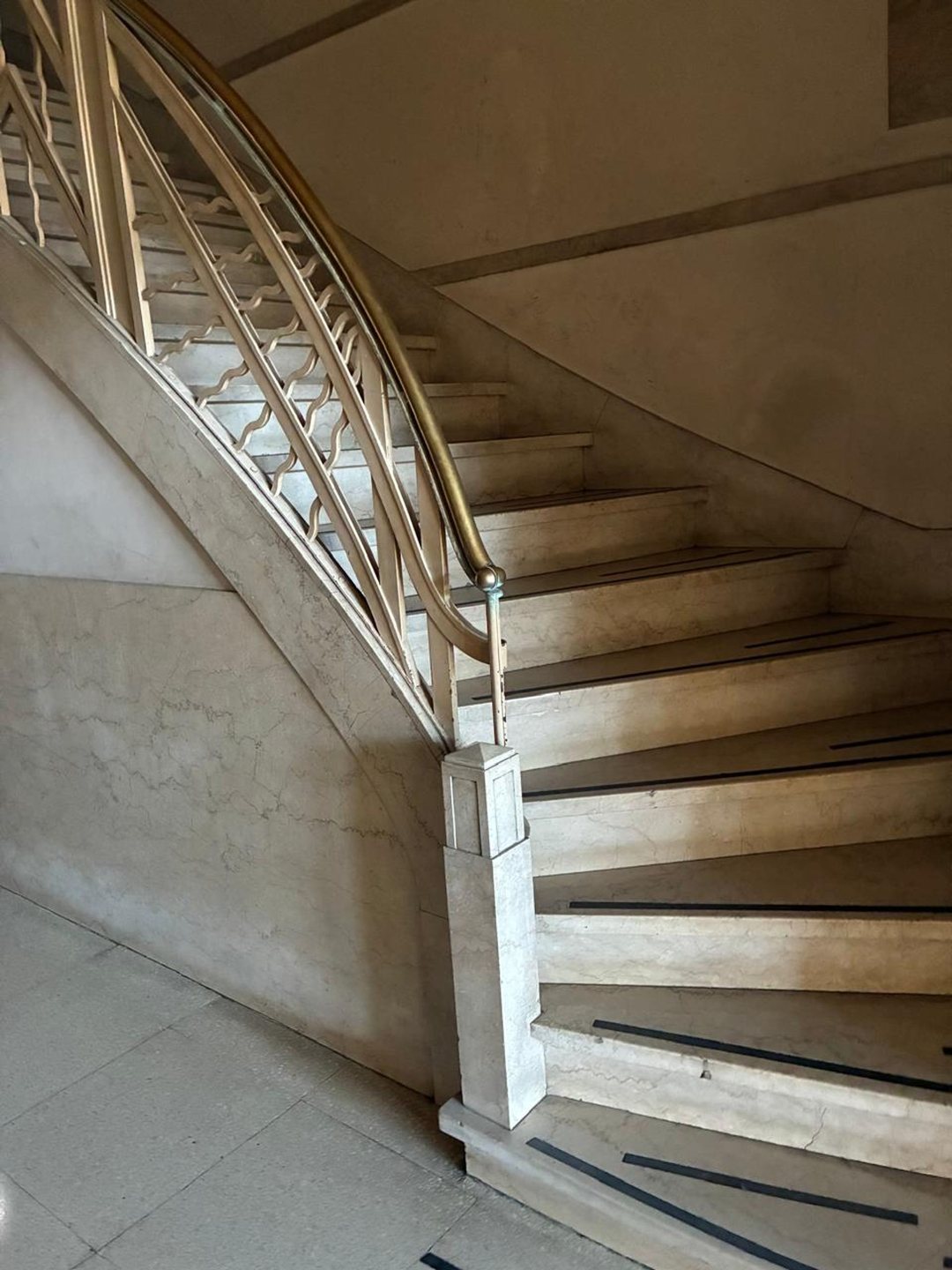 Venta de dpto 3 amb con dependencia  piso alto