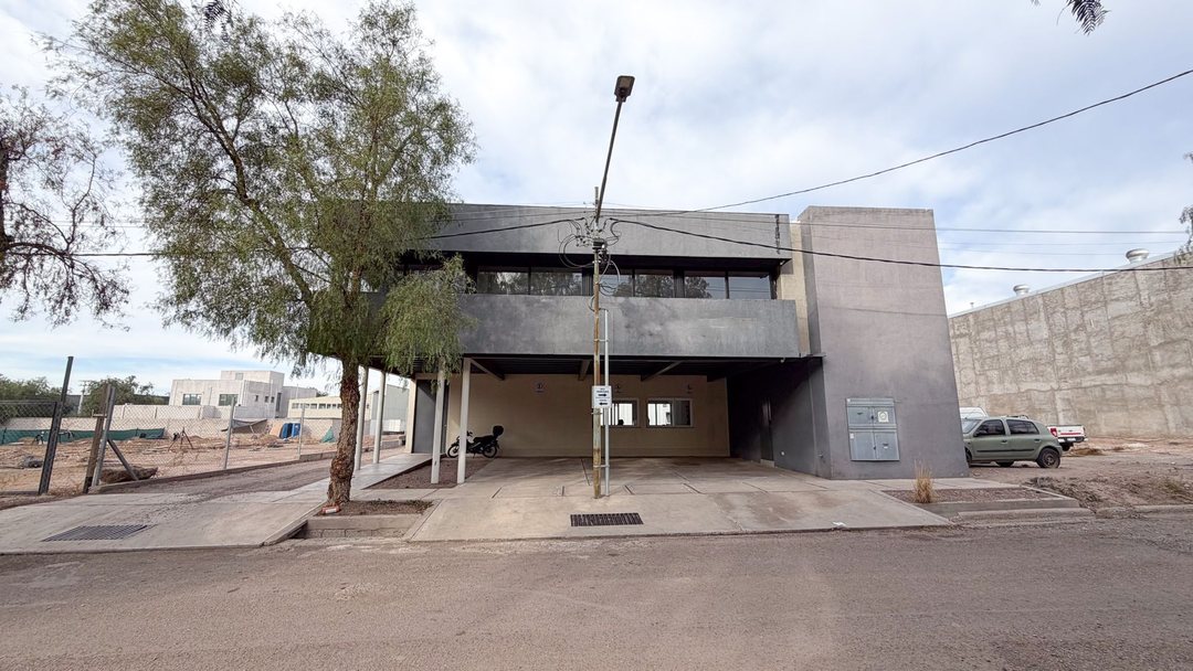 Venta Galpon/deposito con Oficinas