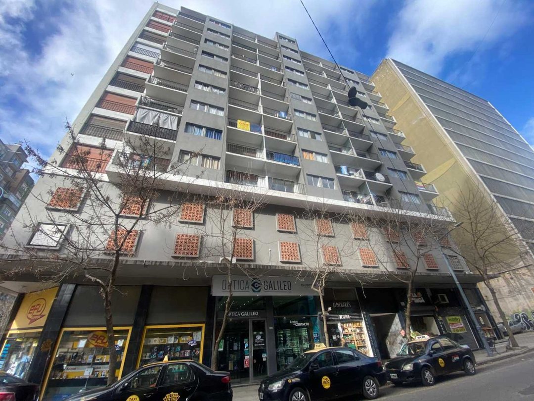 VENTA DEPTO 2 AMB BALCON A LA CALLE LURO Y CORBOBA