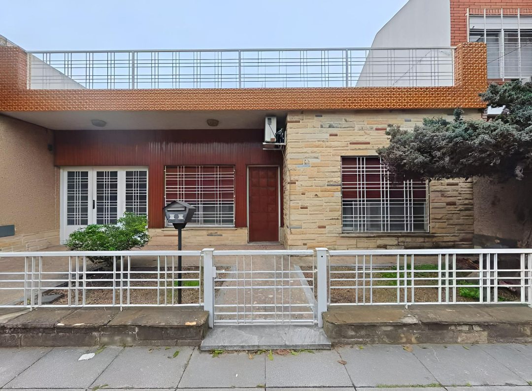 VENTA Casa 3 amb lote 350m2 parque garaje V. Tesei