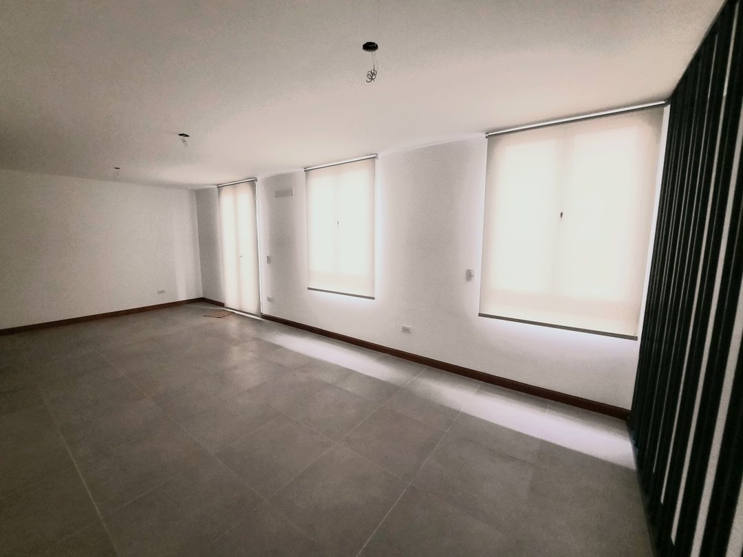 VENTA Dúplex apto profesional, con patio y terraza