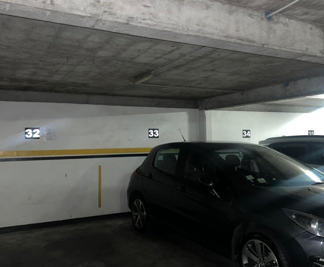 VENTA COCHERA CENTRO