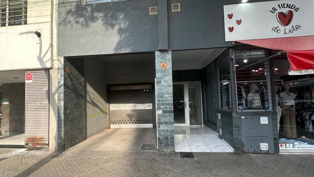 VENTA COCHERA AV. FRANCIA LOURDES