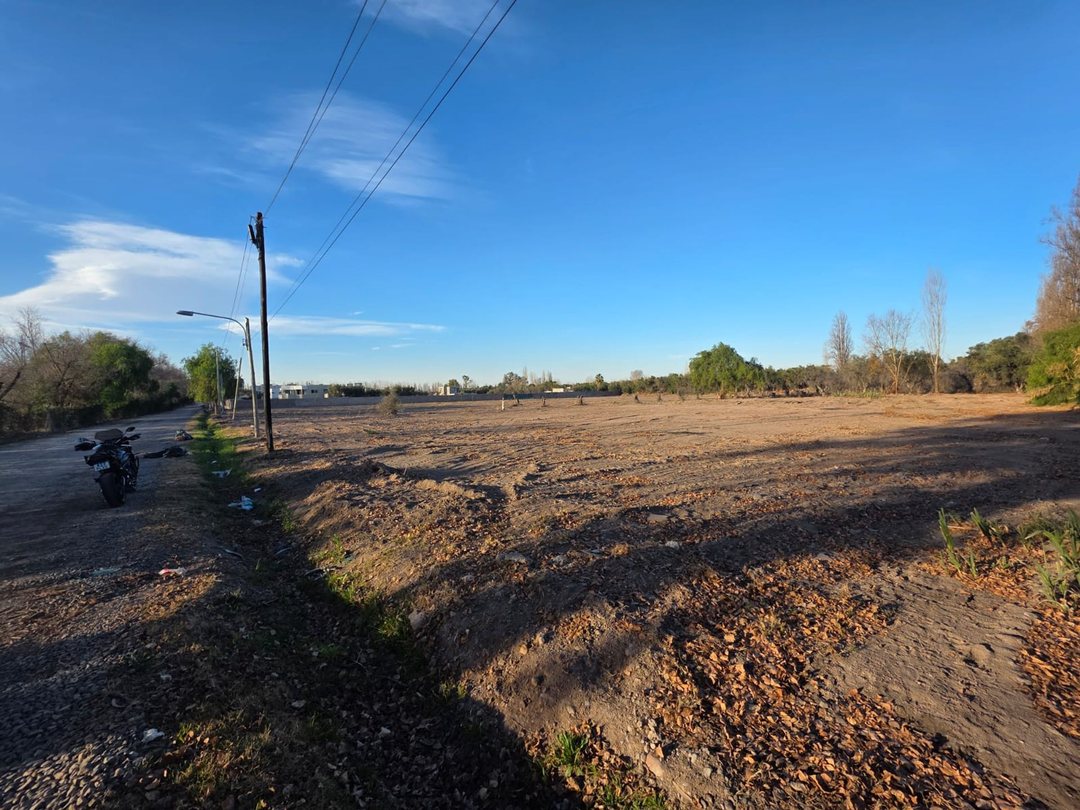 Gran terreno en venta S. F. del Monte, Guaymallén