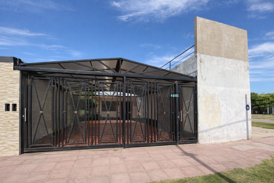 CASA 3 AMB CON PATIO, LAVADERO Y COCHERA + LOCAL!