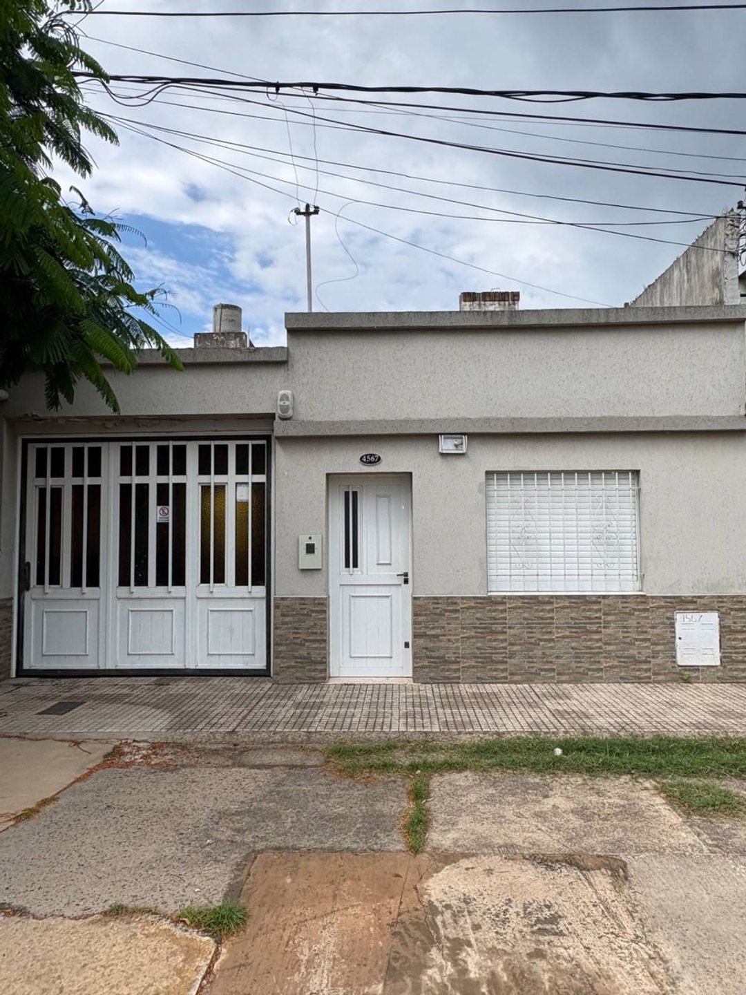 Venta de Casa 4 Dormitorios, Pileta y Quincho