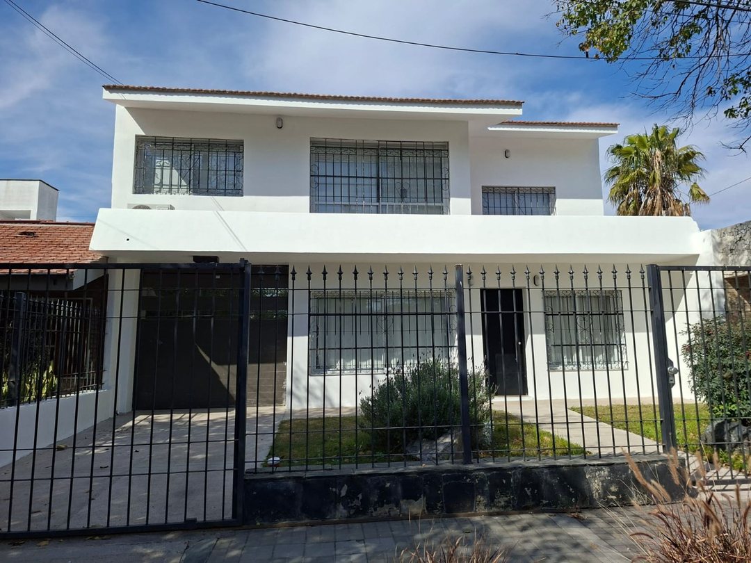 Venta casa 4 dormitorios zona norte Tablada Park