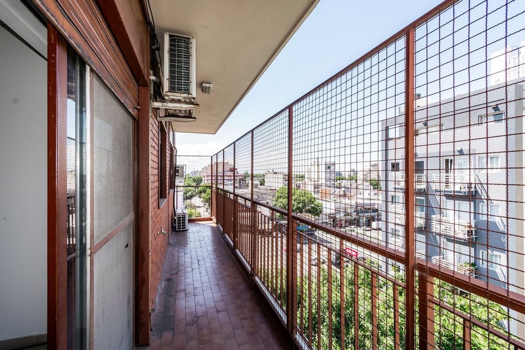 VENTA 4 AMB -BALCÓN- COCHERA-BAULERA-V. PUEYRREDÓN