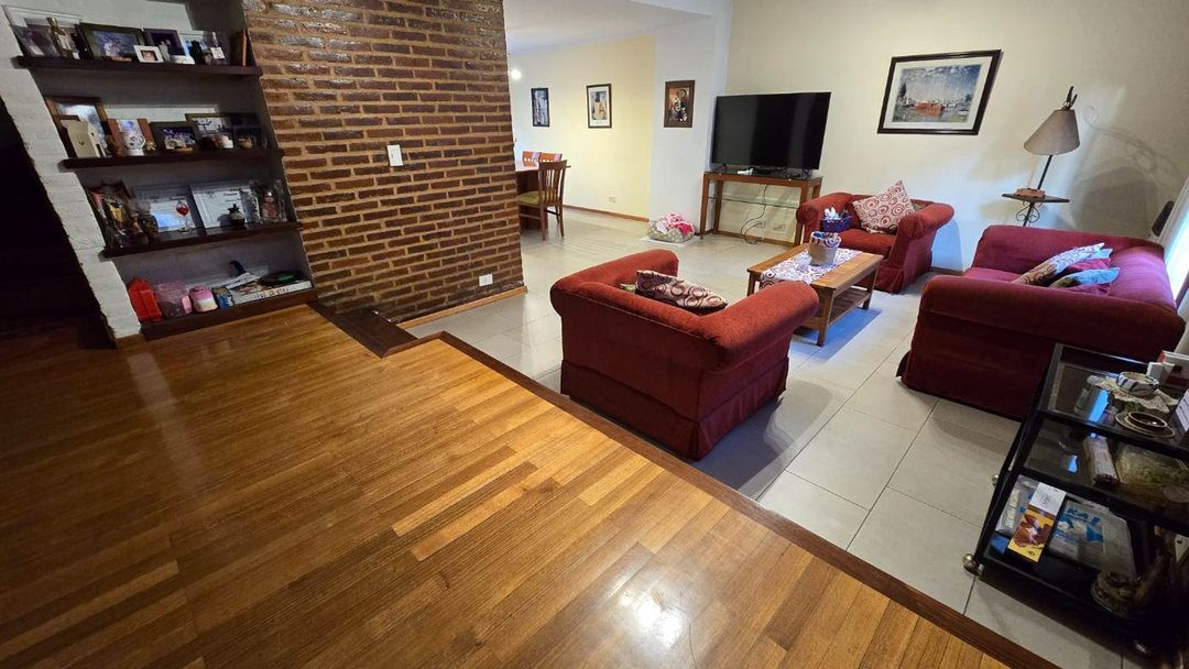 CASA 6 AMB CON PATIO, QUINCHO Y GARAGE AVELLANEDA