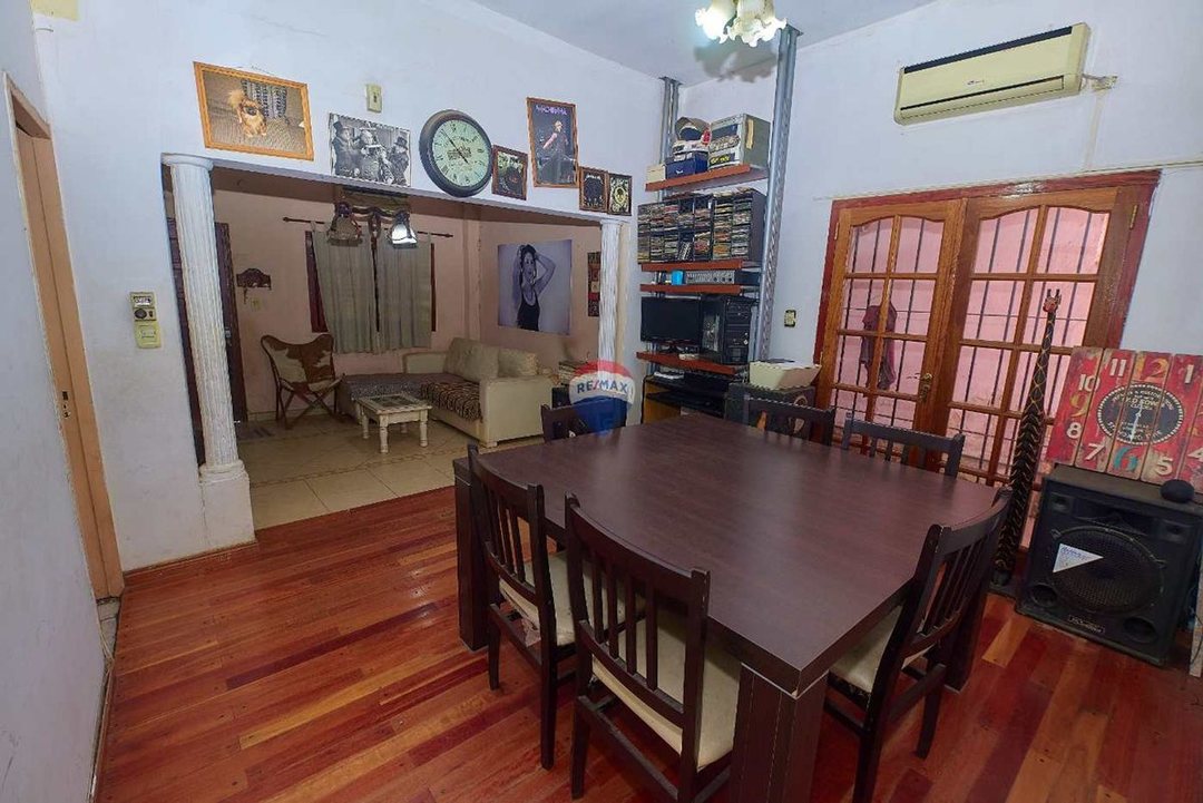 CASA EN VENTA FLORENCIO VARELA PARQUE PILETA