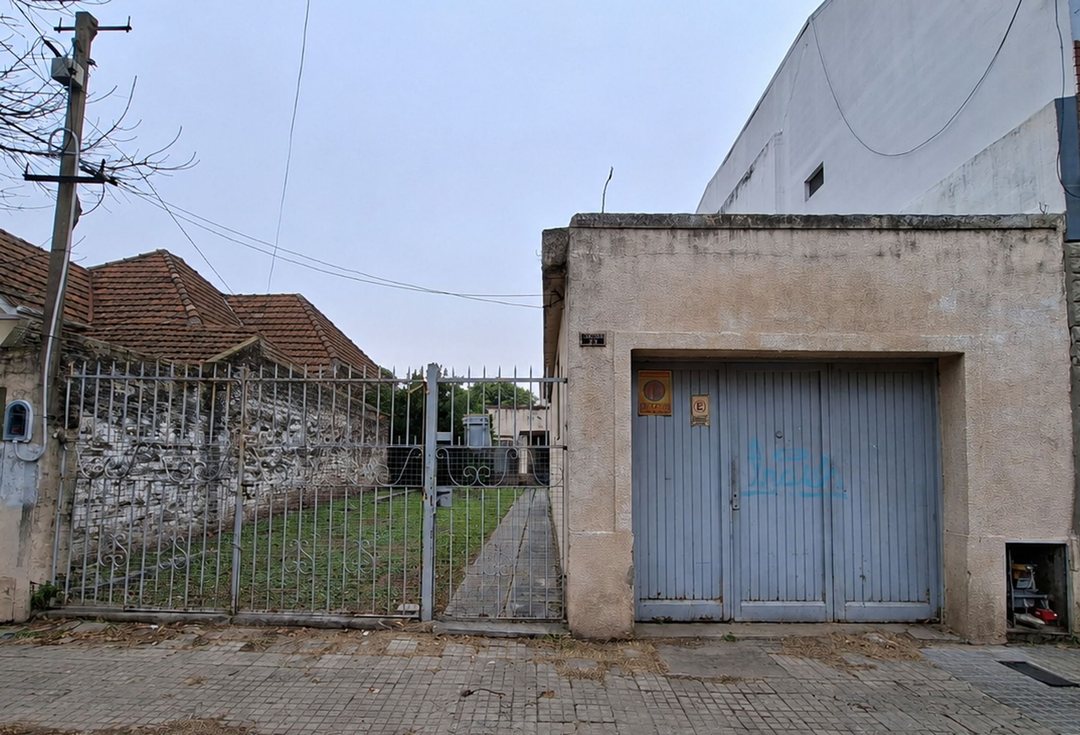 VENTA CASA/LOTE RAMOS MEJIA EXCELENTE UBICACION