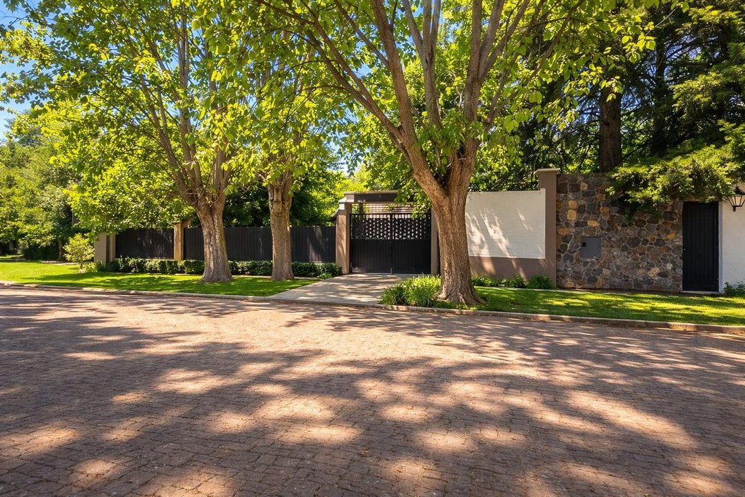 PARQUIZADO,CASA Y PILETA EN VENTA VISTALBA