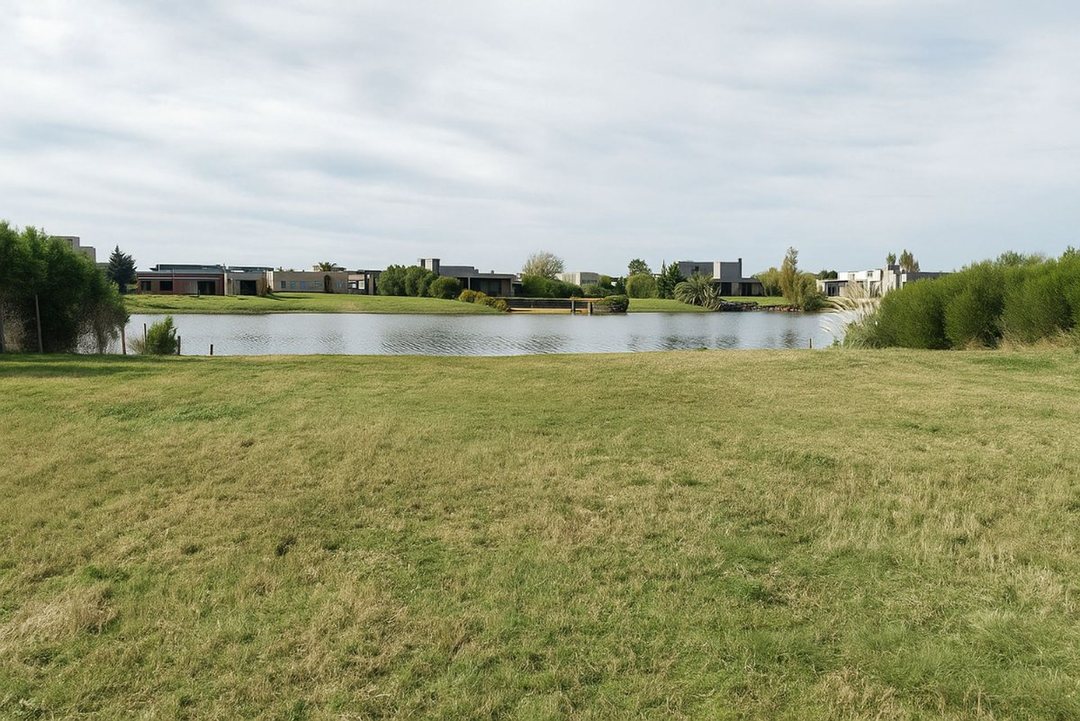 Venta Lote a la laguna San Sebastian Area 6 Pilar