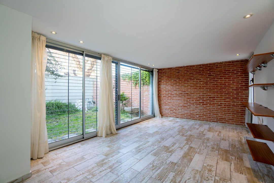 CASA DUPLEX EN VENTA EN GONNET LA PLATA