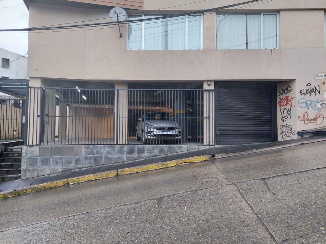 Cochera y Baulera a metros del Centro Cívico
