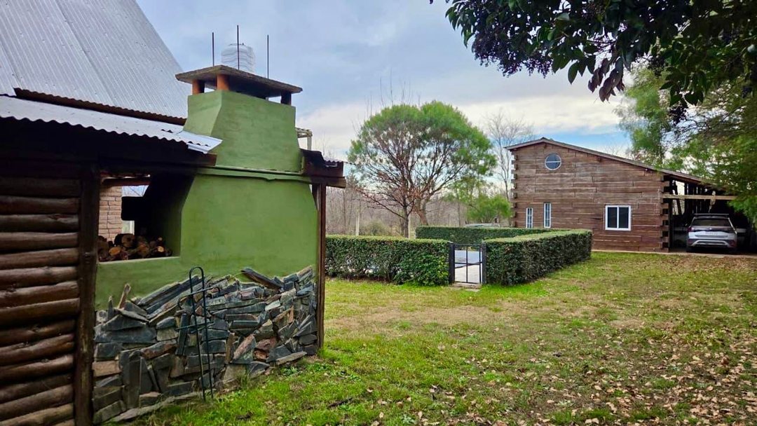 VENTA COMPLEJO DE 2 CABAÑAS C/ PILETA LOS REARTES