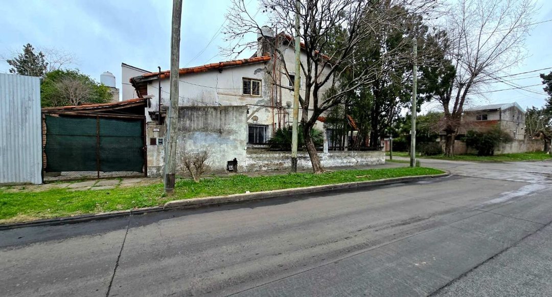 VENTA DE CASA A REFFACIONAR IDEAL INVERSOR