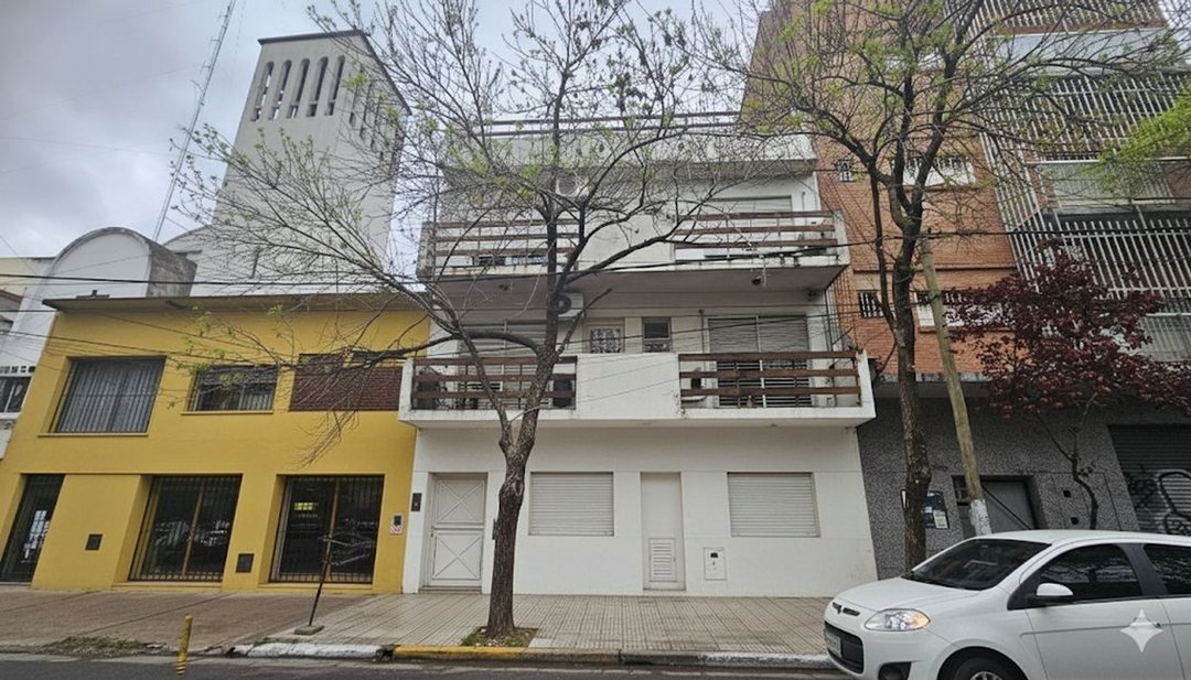 DEPARTAMENTO 3 AMBIENTES VENTA CASTELAR CENTRO