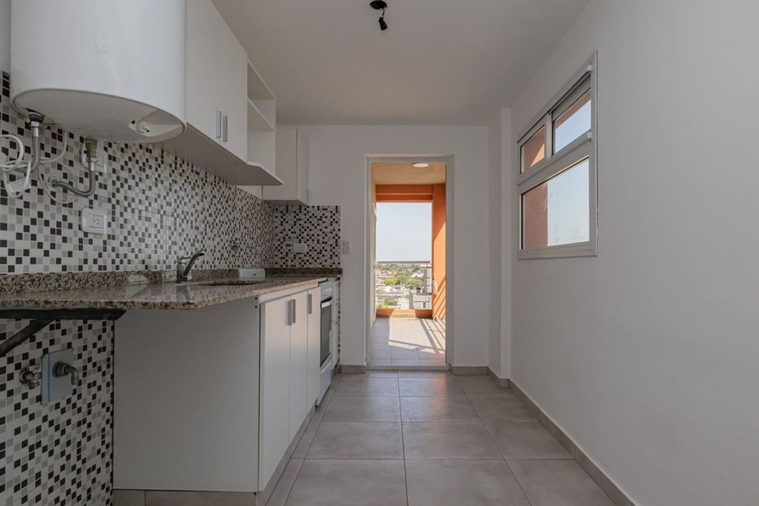 VENTA DE AMPLIO DEPARTAMENTO 3 AMBIENTES CASEROS