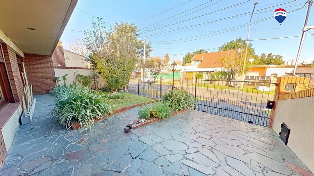 CASA 5 AMB VENTA BARRIO PARQUE CALCHAQUI
