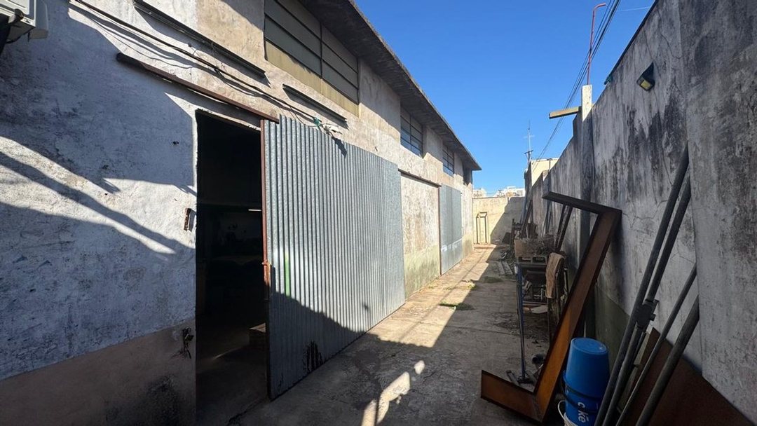 VENTA GALPÓN DE LOSA 7 X 18 M2 CON CASA SAN MARTÍN
