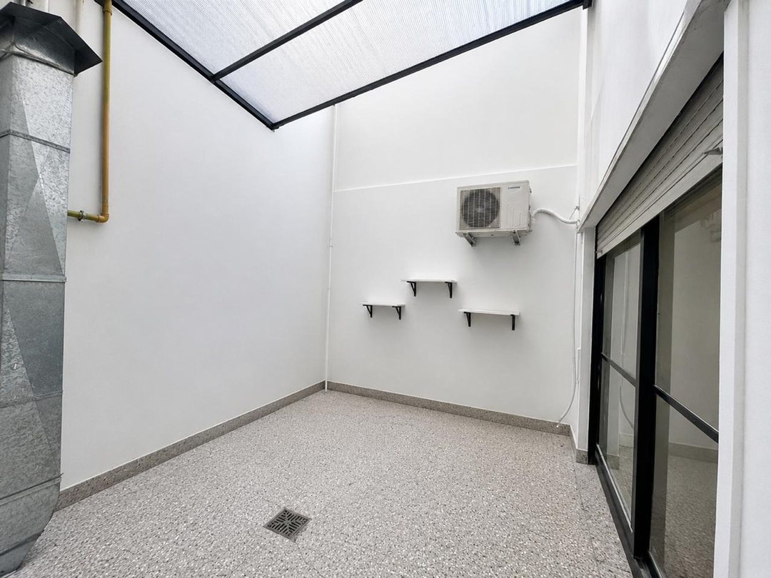 VENTA 2 AMBIENTES CON PATIO APTO PROFESIONAL