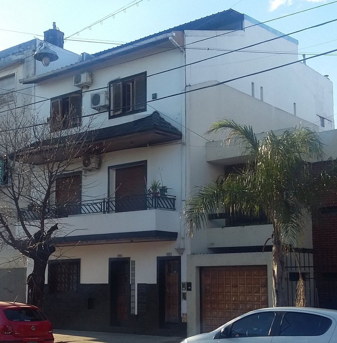Amplia casa en altos, PH entrada indep. Muy Buena