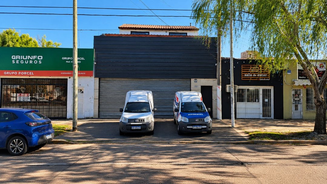 Venta local con casa 3 dormitorios por Pellegrini