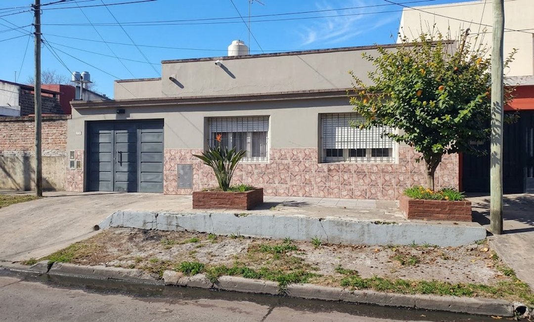 MULTIFAMILIAR EN VENTA EL PALOMAR CON GARAJE!